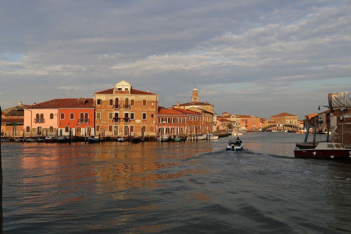 Il Canal Grande di Murano con le sue case colorate